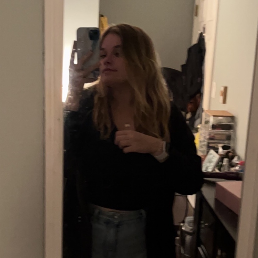 Meet your Posher, Emily